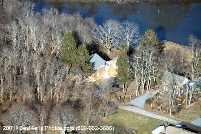 01-E_Moriches-10_Darnell_Pl